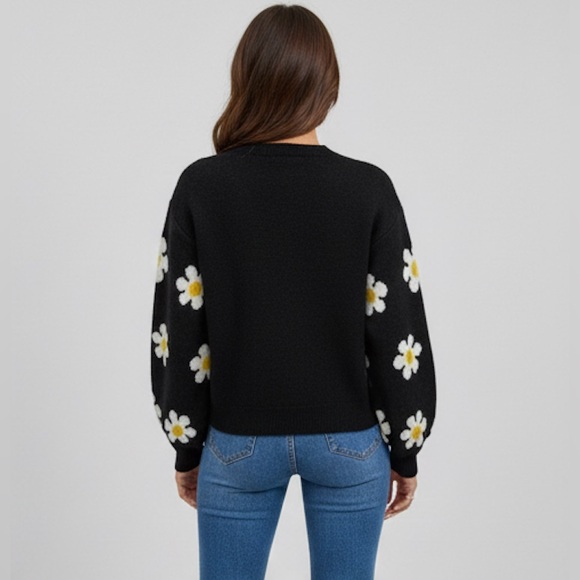 Black Daisy Flower Pattern Sweater - Picture 4 of 7